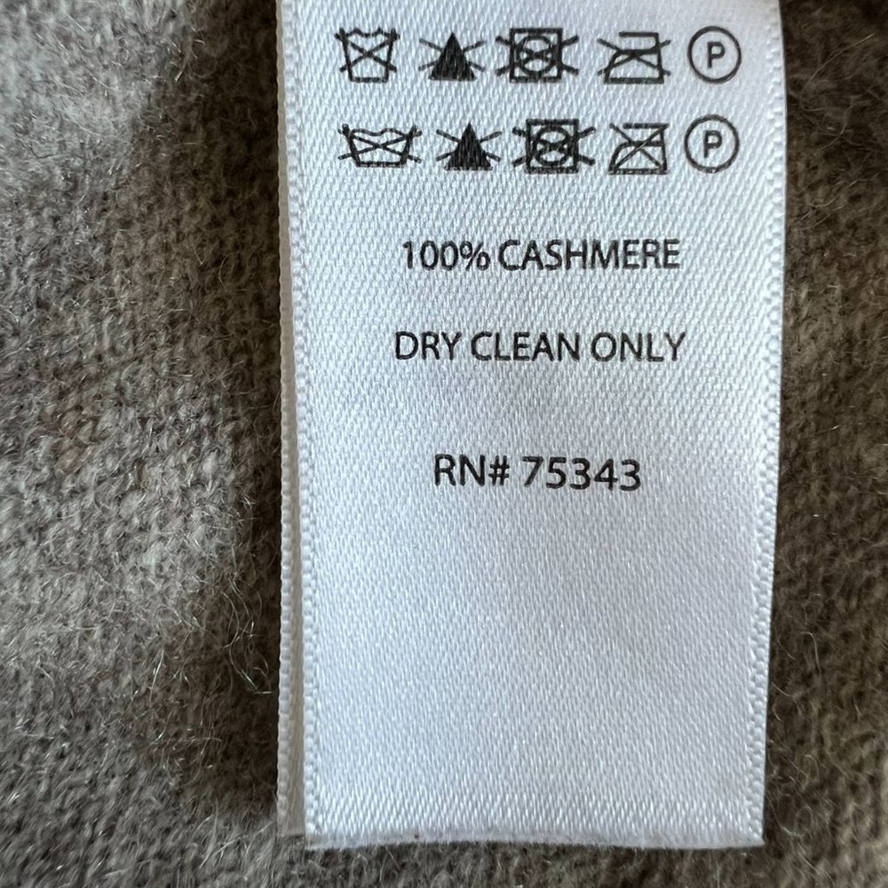 Tahari Gray Crew Neck Sweater - Picture 12 of 12